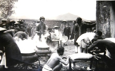 Xem lễ hội cung đình Huế xưa qua bộ ảnh quý đen trắng 195