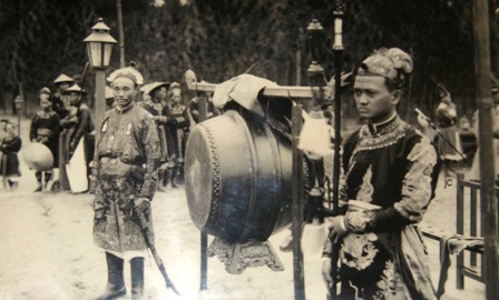 Xem lễ hội cung đình Huế xưa qua bộ ảnh quý đen trắng 189